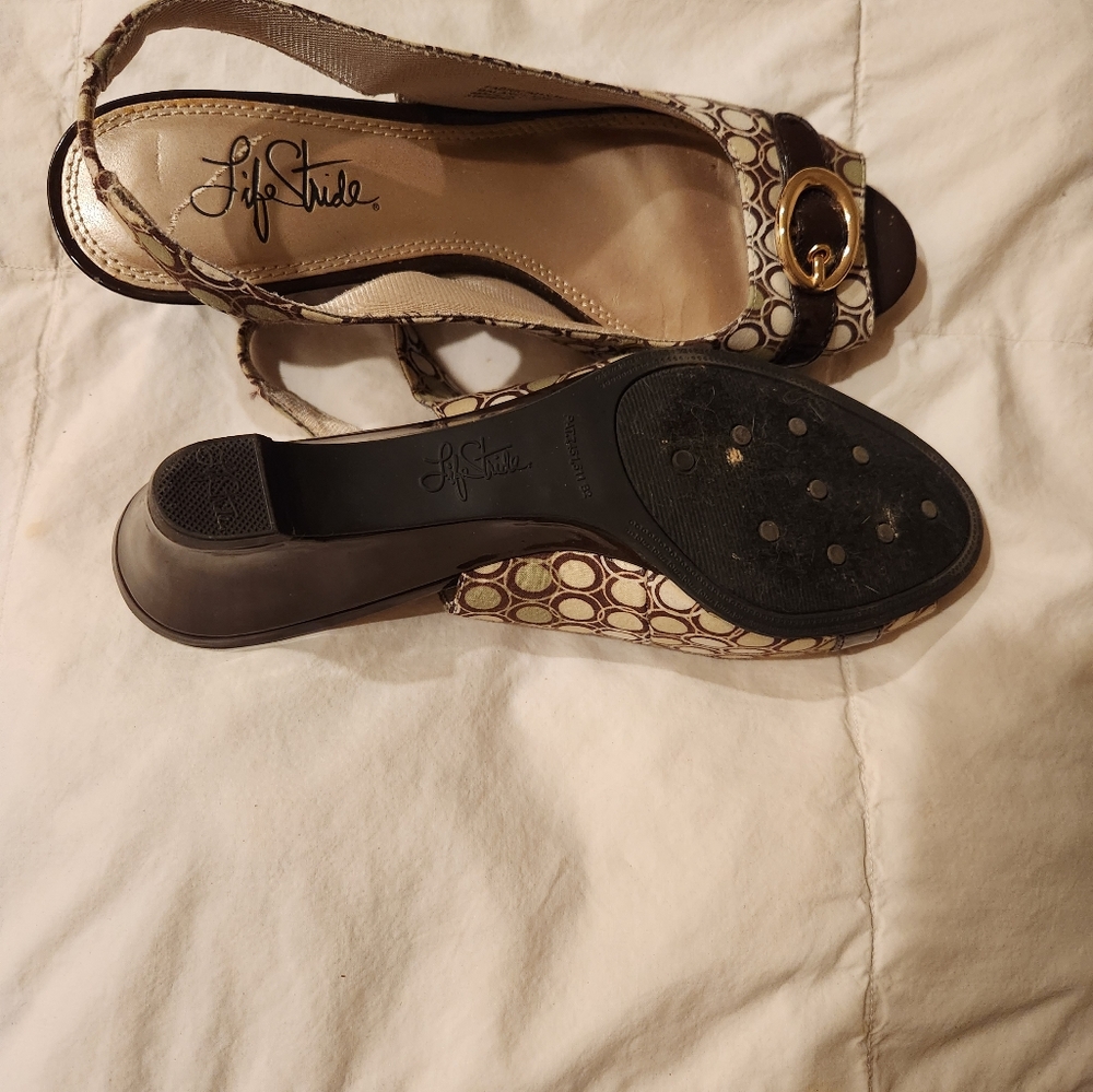 Shoes - Picture 3 of 7